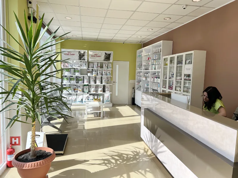 Farmacie veterinara in receptia clinicii PartnerVet Constanta